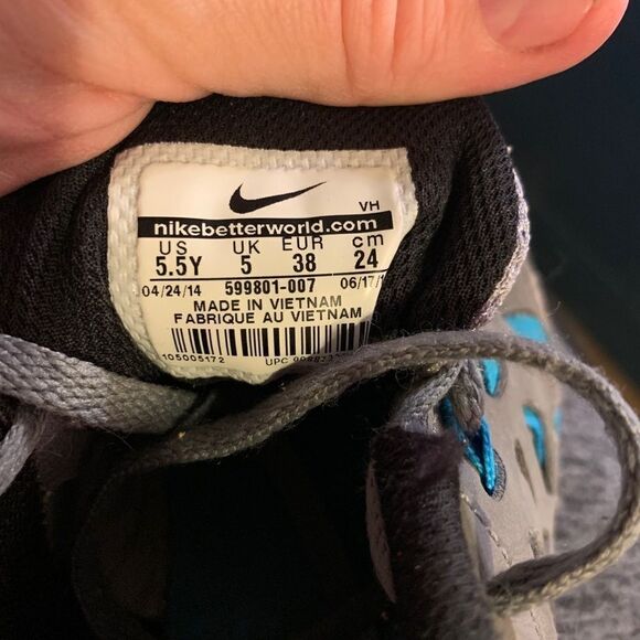 Nike dual fusion run 2 shoes size 5.5y - Picture 6 of 6